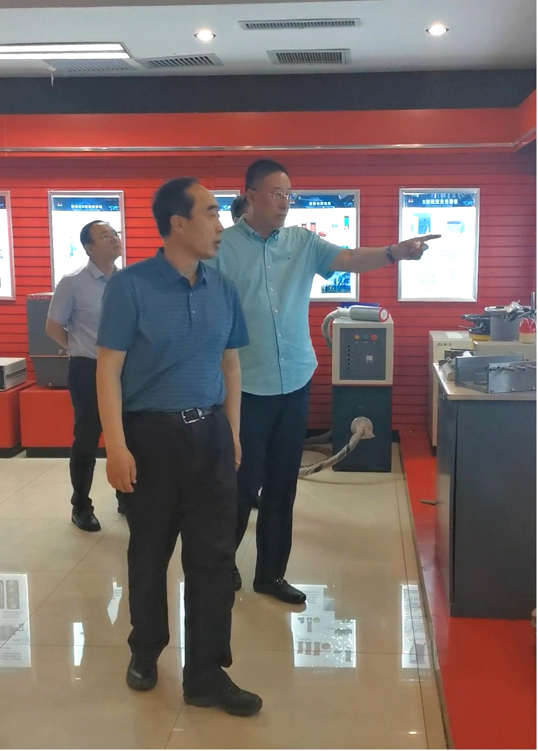 1图片1.jpg 1图片1.jpg